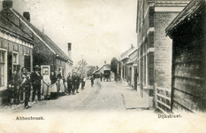 PB0029 Kijkje op de huizen langs de Dijkstraat, 1905