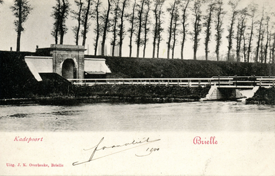 PB0101 De Kaaipoort met de brug over de Kaaivest, ca. 1901