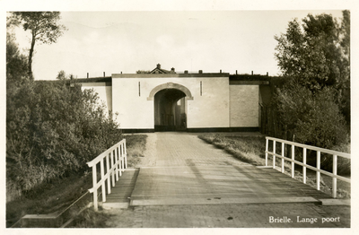 PB0110 De Langepoort met de brug over de Langevest, ca. 1912