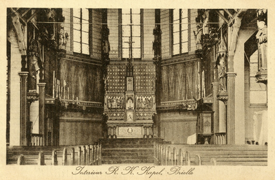 PB0175 Het hoofdaltaar in de houten Bedevaartskerk, ca. 1925