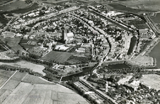 PB0445 Luchtfoto van Brielle, 1955