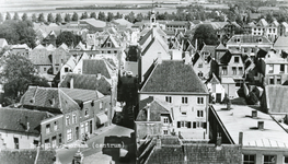 PB0450 Panorama vanaf de St. Catharijnekerk, een kijkje op het Wellerondom en het stadhuis, 1968