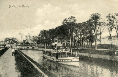 PB0461 De stoomboot Voorne en Putten II in de haven, ca. 1904