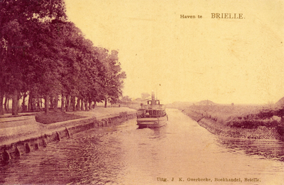 PB0464 Een schip vaart door de Buitenhaven, ca. 1910