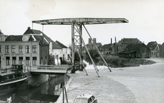 PB0504 De Kaaibrug, links Hotel de Doelen, ca. 1915