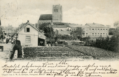PB0835 De Langestraat, Kazerne De Doelen en de St. Catharijnekerk, ca. 1905