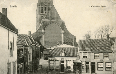 PB0855 Kijkje op de St. Catharijnekerk vanaf het Wellerondom, ca. 1912