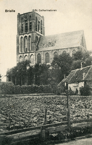 PB0874 Kijkje op de St. Catharijnekerk, ca. 1910