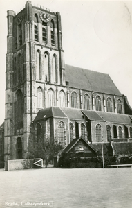 PB0879 Kijkje op de St. Catharijnekerk, ca. 1955