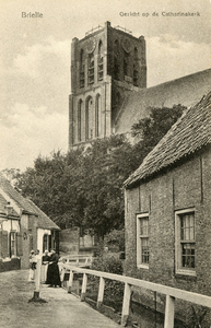 PB0882 Kijkje op de St. Catharijnekerk vanaf het Heultje, 1920