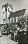 PB0887 Kijkje op de St. Catharijnekerk vanaf het Heultje, 1958