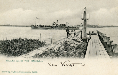 PB0957 De Maasnymph op de Brielse Maas, gezien vanaf het Havenhoofd, ca. 1904