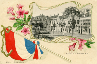 PB1007 Een afbeelding van panden langs het Maarland Noordzijde, met een Nederlandse vlag en bloemen, ca. 1904