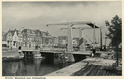 PB1045 De Julianabrug over de Maarlandse haven, ca. 1967