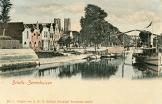 PB1162 Kijkje op de Zevenhuizen, met op de achtergrond de Kalkfabriek. Rechts de Rode Brug, ca. 1900