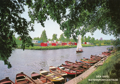 PB1197 Roeiboten bij het Watersportcentrum Brielle, ca. 1980