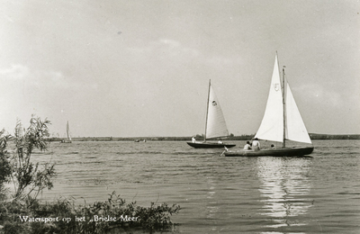 PB1245 Zeilboten op het Brielse Meer, ca. 1958