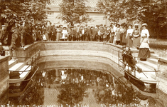 PB1475 Drukte rond de Heilige Put vanwege de jaarlijkse processie Brielle - Gorcum, ca. 1911