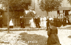PB1476 Een processie Delft - Brielle op het martelveld, ca. 1912
