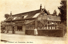 PB1480 Café Veldhoen aan het tramstation van Brielle, ca. 1930