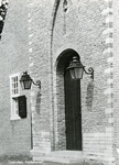 PB2510 De toegang tot de kerk van Geervliet, 1971