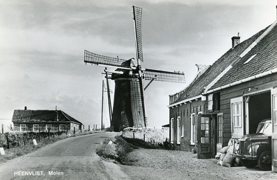 PB2717 De molen van Heenvliet, 1968
