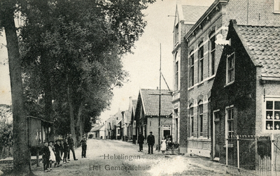 PB2913 Het gemeentehuis van Hekelingen, ca. 1911