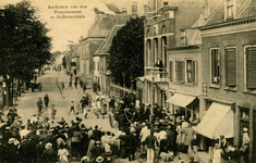 PB3100 Aankomst van de burgemeester bij het gemeentehuis langs het Baantje, ca. 1910