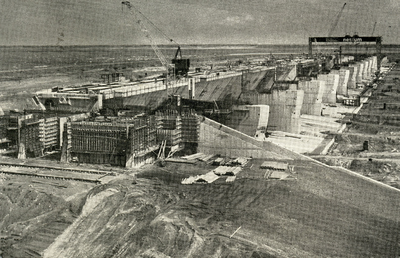 PB3290 De Haringvlietdam in aanbouw, ca. 1963