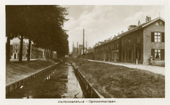 PB3326 De barakken en de barakkensloot, ca. 1925