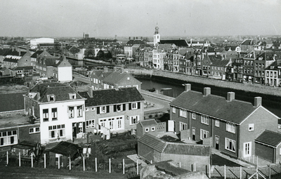 PB3353 Panorama van Hellevoetsluis, ca. 1950