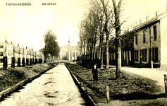 PB3443 De barakken en de barakkensloot langs de Opzoomerlaan, ca. 1919