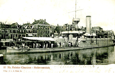 PB3450 De monitor Reinier Claeszen ligt afgemeerd in de haven van Hellevoetsluis, ca. 1902