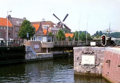PB3493 De sluis met de brug over de haven, 1995