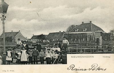 PB4055 De Vlotbrug over het Kanaal door Voorne, ca. 1910