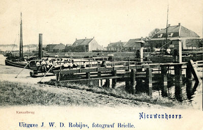 PB4129 De Vlotbrug, met op de achtergrond de woning ummetoe, ca. 1900