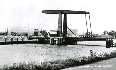 PB4139 De basculebrug als vervanger van de vroegere Vlotbrug, 1971