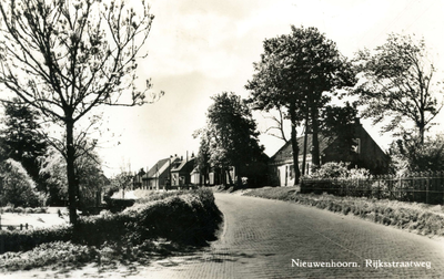 PB4159 Woningen langs de Rijksstraatweg, 1954