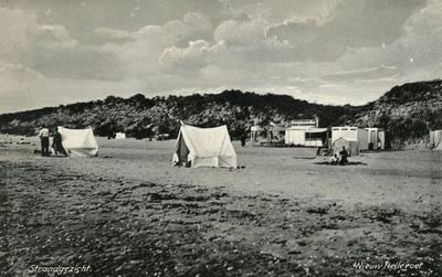 PB4417 Tent op het strand van Nieuw-Helvoet, ca. 1935