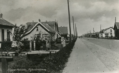 PB4440 Huizen langs de Rijksstraatweg, 1950