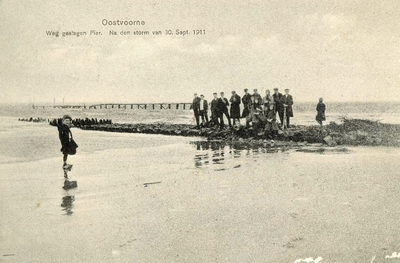 PB4813 Tijdens de storm van 30 september 1911 was de pier weggeslagen, 1912