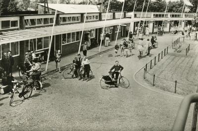 PB4851 Gorsplein met winkelcentrum, 1955
