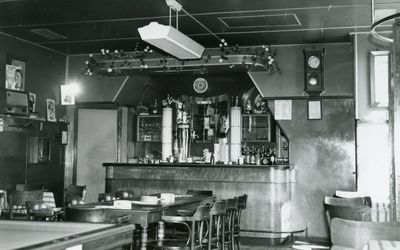 PB5064 Joh. Bakker Café Centraal, ca. 1950