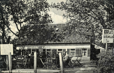 PB5152 Fietsenstalling bij huize Pothof, ca. 1939