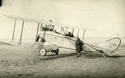 PB5482 Het vliegtuig dat dhr. Kersman - krulen gebruikte voor vliegdemonstraties, ca. 1919