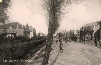 PB5540 Kijkje in de Dorpsweg, ca. 1904