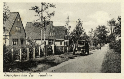 PB5545 Kijkje in de Duinlaan, met een auto, ca. 1935