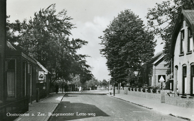 PB5628 Kijkje in de Burgemeester Letteweg, ca. 1953