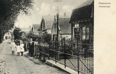 PB5741 Kijkje in de Voorstraat, de Burgemeester Letteweg, ca. 1912