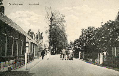 PB5743 Kijkje in de Voorstraat, de Burgemeester Letteweg, ca. 1913